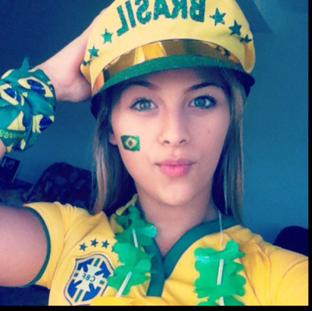 viva hoje sem medo de ser feliz(: