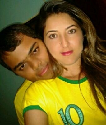 Me segue Q sigo de volta.