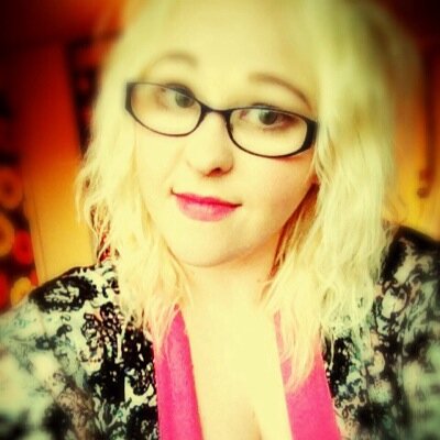 Typical blonde yorkshire girl Love my family and friends and 1D and the rolling stones Love pretty pink things and love being treated like a princess