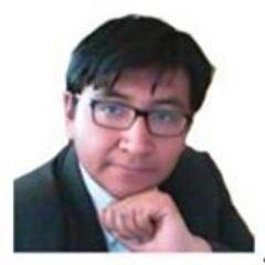 Apasionado por la vida, la tecnología y las personas, reflexivo hasta la depresión, sencillo hasta la desnudez.