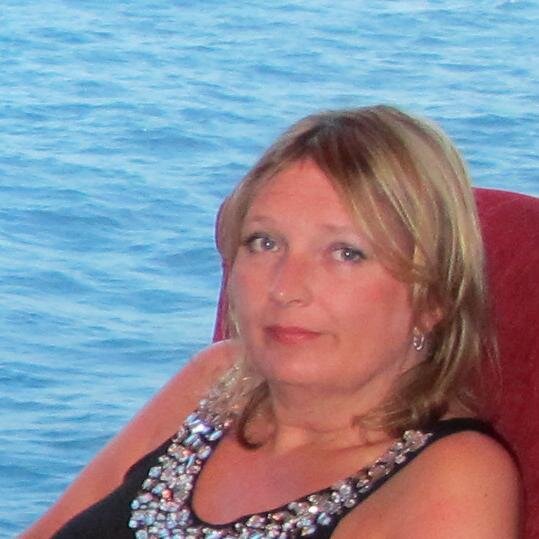 ec333's profile picture. Mum, Sofa Surfer, Dog & Cat Lover, Ebay Top Seller, Sailor and Co-Creator of my wonderful daughter. Instagram / ecooper333