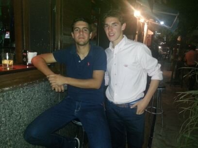 Jugador de la UD JUVENTUD Prado del Rey, apasionado al futbol y a la fiesta. Amigos de mis amigos! ; )