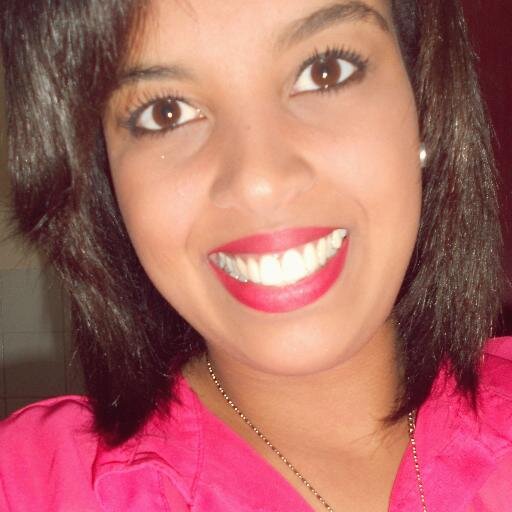 Nunca desista, vá em frente até acertar E nunca deixe que o medo impeça de tentar .
