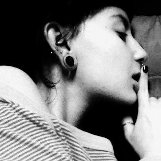 Se hoje eu sou estrela, amanhã já se apagou. Se hoje eu te odeio, amanhã lhe tenho amor. Lhe tenho amor, lhe tenho horror, lhe faço amor. Eu sou um ator!