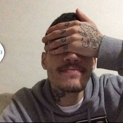 É engraçado como nego fala mal e paga pau ♫