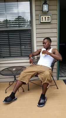 Sir_Trouble1's profile picture. Hmmm....my name iz Trouble....(walks off stage.....)