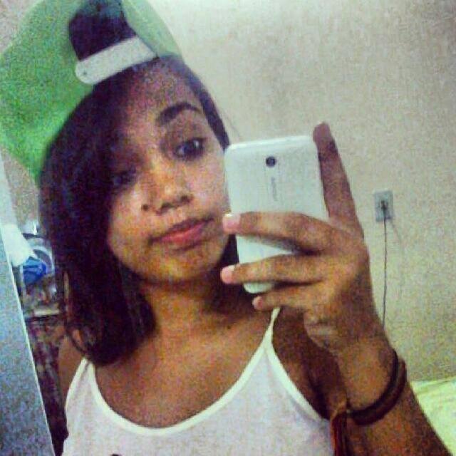 MarinaConrado3's profile picture. Fica comigo então , não me abandona não ♪