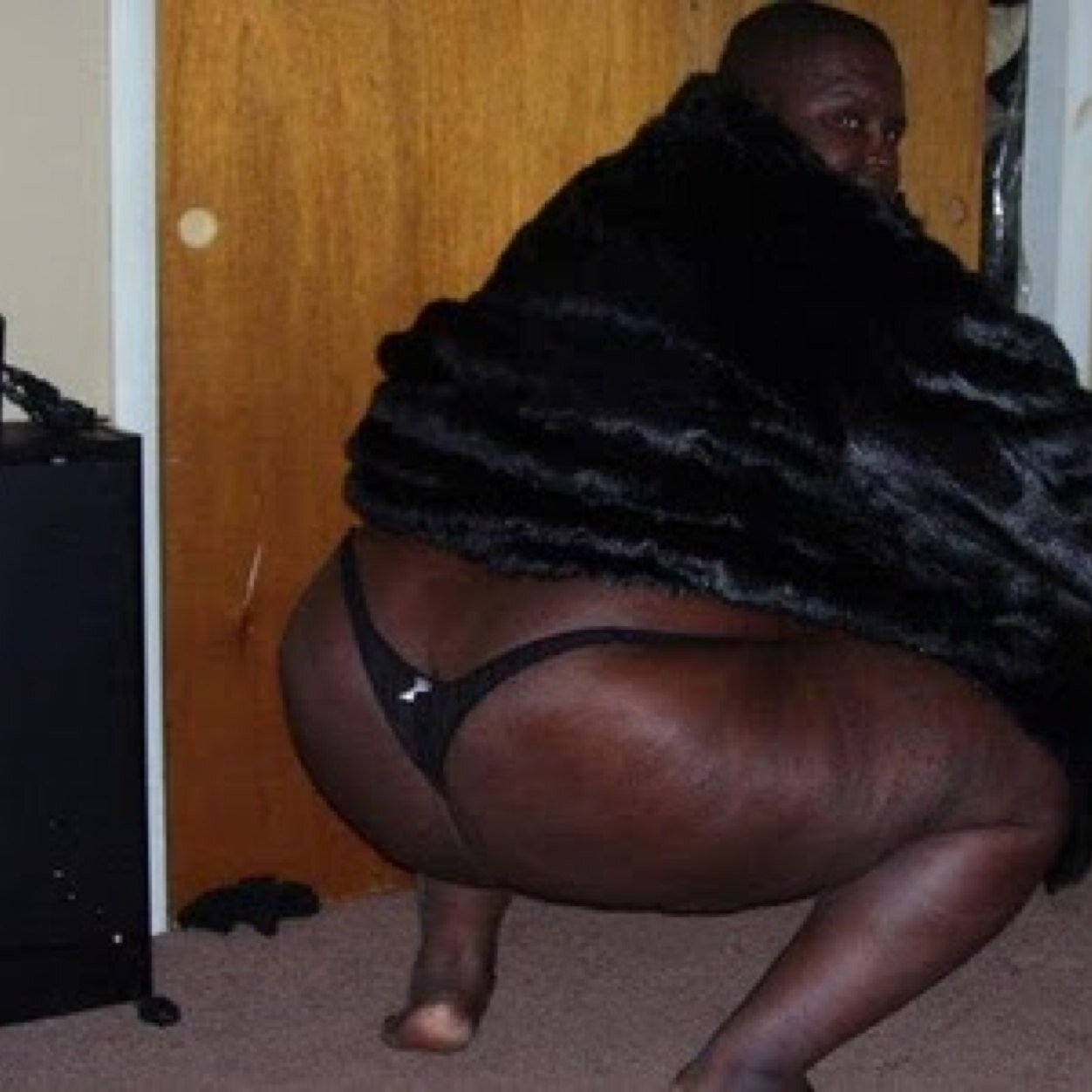 I am a real nigga, and i aint got but one goal pussy, dats to get rich or did tryin so if u get in my way--- i shoot yo ass nigga and u mofo done fo