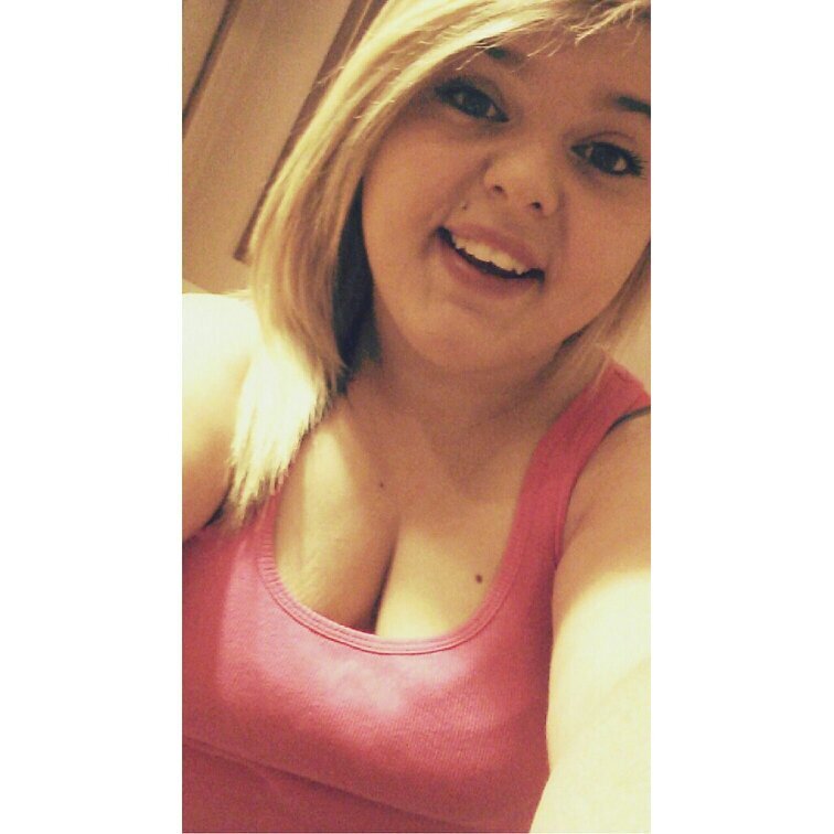 I'm 18. Senior @ FCHS. Follow me♥