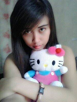 I'am SЄ̲̣̣̣̥TȊ̝̊̅̄ɑ̣̣̇̇ЌŰ  and I'am Reginna Lovers too. . .I ♥ U Family Van houttens. . .