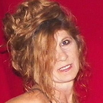 Dana_GA2014's profile picture. I'm very easy going, love nature, the ocean, animals and photography... I design graphic stats and tags, along with incredimail stationary, and write poetry