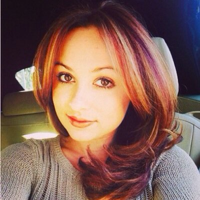 _simoneaguilar's profile picture. 