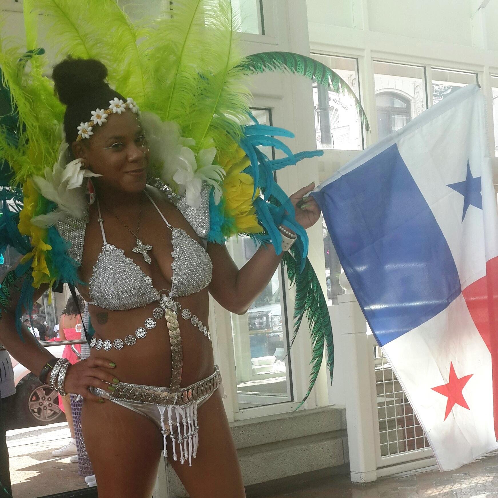 An Eccentric Panamanian... ATL living, solar system jet-setting, professional drinking, carnival junkie ... stalking all of you knuckleheads via twitter!