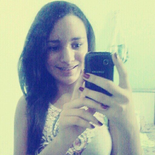 Não sou dona do mundo, mas sou filha do dono. 15 anos, cearence, aquáriana e corinthiana.