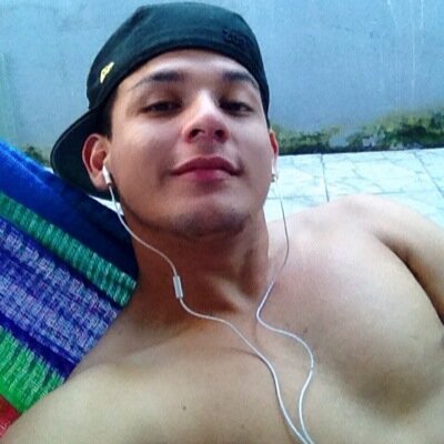 Nunca passei no lixo, mas nao faço questão do luxo, eu nasci pelado, careca e sem dente, o que vem pra mim é lucro.