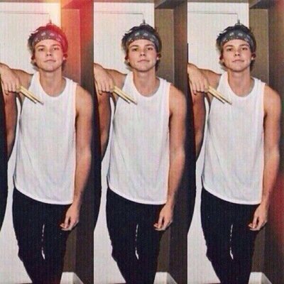 Free follow from @lukeisemo because you are bad ass. i follow everyone back. xo