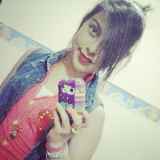 Siempre hay Una solución para cada Problema Una Sonrisa para cada Lagrima y Un abrazo para cada Tristeza.... =3