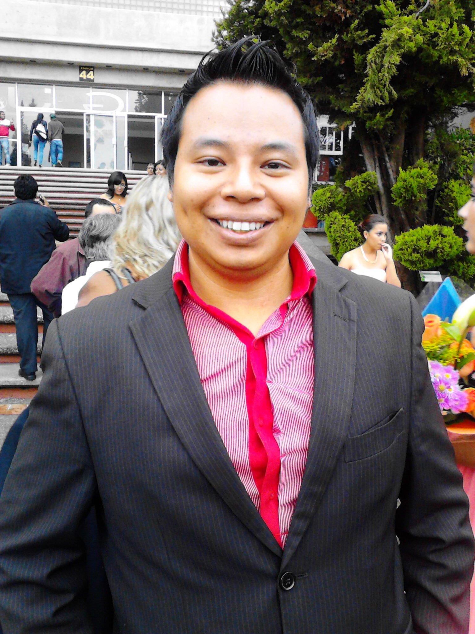 Psicólogo , conferencista , terapeuta familiar y consultor empresarial