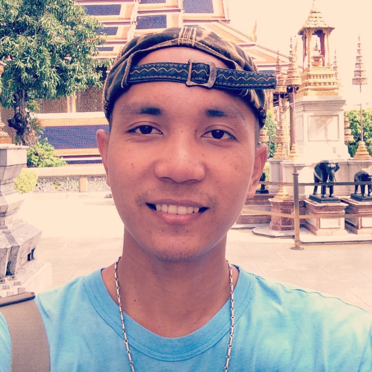 sanyalakusan's profile picture. Hi, I'm Man | I am a waiter | Line Id: li_moreman | Instagram: ig_moreman