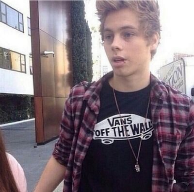 5sos is meh lifeeee;)