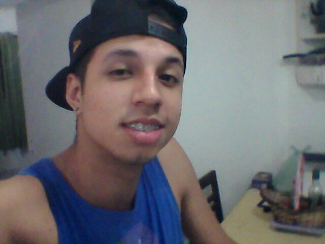 Principe em forma de sapo, que ainda acredita no beijo do amor.