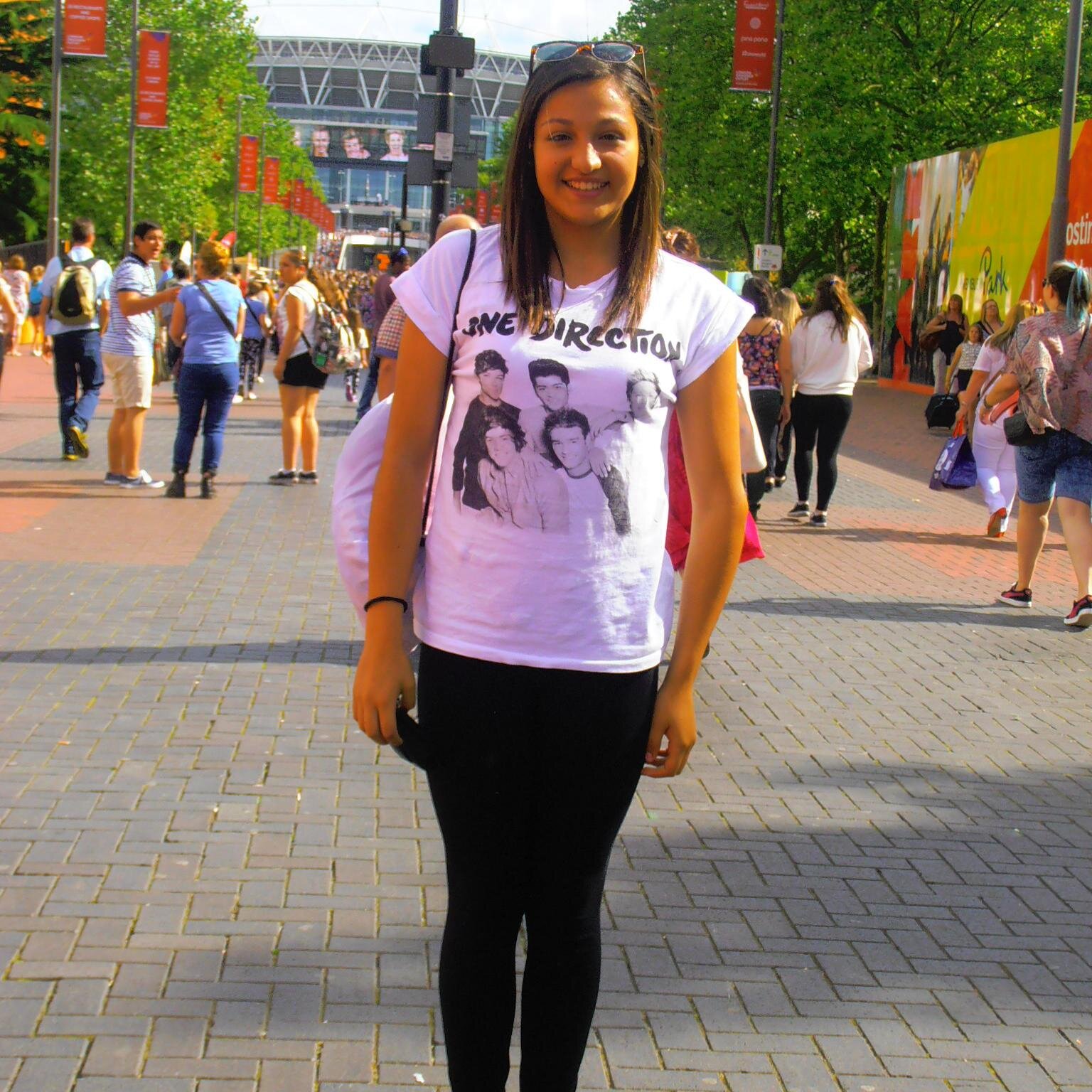 I'm nicole ,16, big directioner :D Saw 1D in wembley stadium lastJune:DD  Met 1D tribute too ! #theywereamazingboth! .