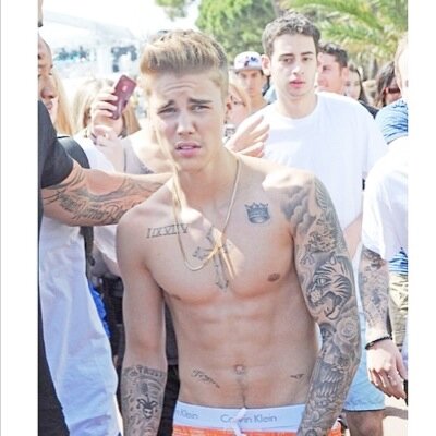 i just gave you a free follow, so can you follow @espin0saok !❤️