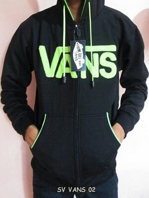 Menjual sepatu , jacket, hoodie dan kemeja .