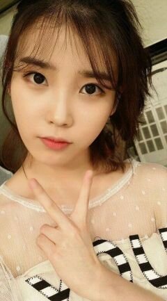 lilyjieunn's profile picture. 이지은 1993