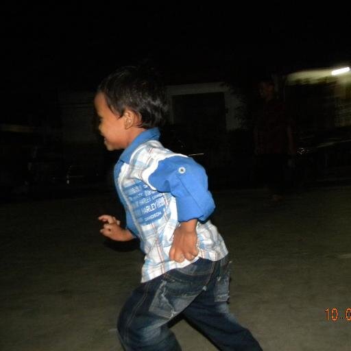 I am playing with my familly