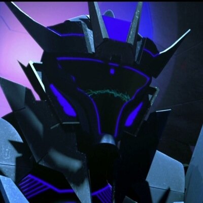 Chief Of Communications. Loyal to Lord Megatron. Never Speaks. Soundwave Superior,Autobots Inferior.|lovely sparkmate @TFP_Daughter|