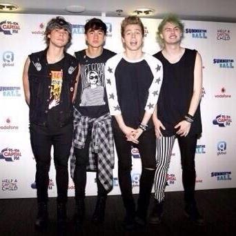 Hi @BanginMuke and @BabeMagnetMuke just gave you a free follow (;