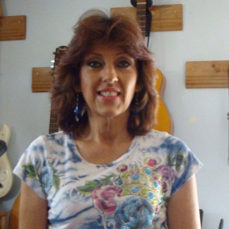 I'm a cancer survivor/Mother blessed with a daughter and 2 sons/Luv animals/gardens/music/artscraftslife/luv/learn/laugh/an Avon Rep & followed by Livestrong