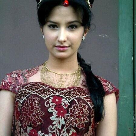 Official Twitter of Afifa Syahira. #GantengGantengSerigalaSCTV as AUREL pkl 19.45 WIB
