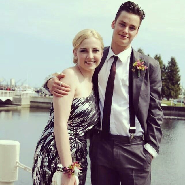 Velvet_Velour_'s profile picture. memories of gold im fixed on the past