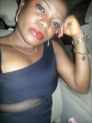 a graduate, works with kabium and konsultant service uyo.love to meet people and just me