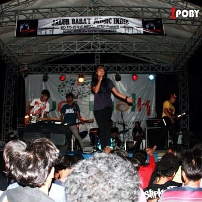 Official Of Poby Hoky Band Member : @Aditpoby @Izhalldrona @tatapoby1 @nickopoby @VidyDP08 Booking : 083807074445