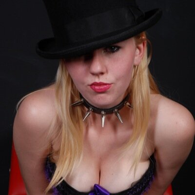 Just started out as a glamour model and hoping to get more work I do private and commercial work