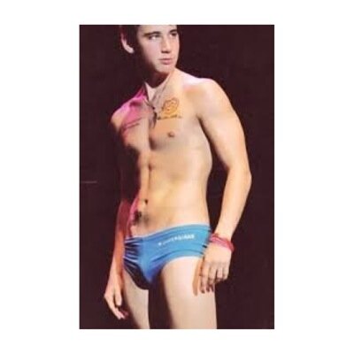 JANOSKIANS (: JAMES FUCKING FOLLOWED ME 2-21-14(: 1/5(: please rt this i really want a luke follow (: