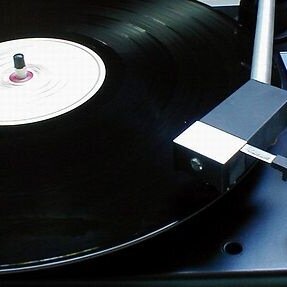 Lover of vinyl, house music, and all things DJ. Contact me to begin planning your event and make it sound brilliant.