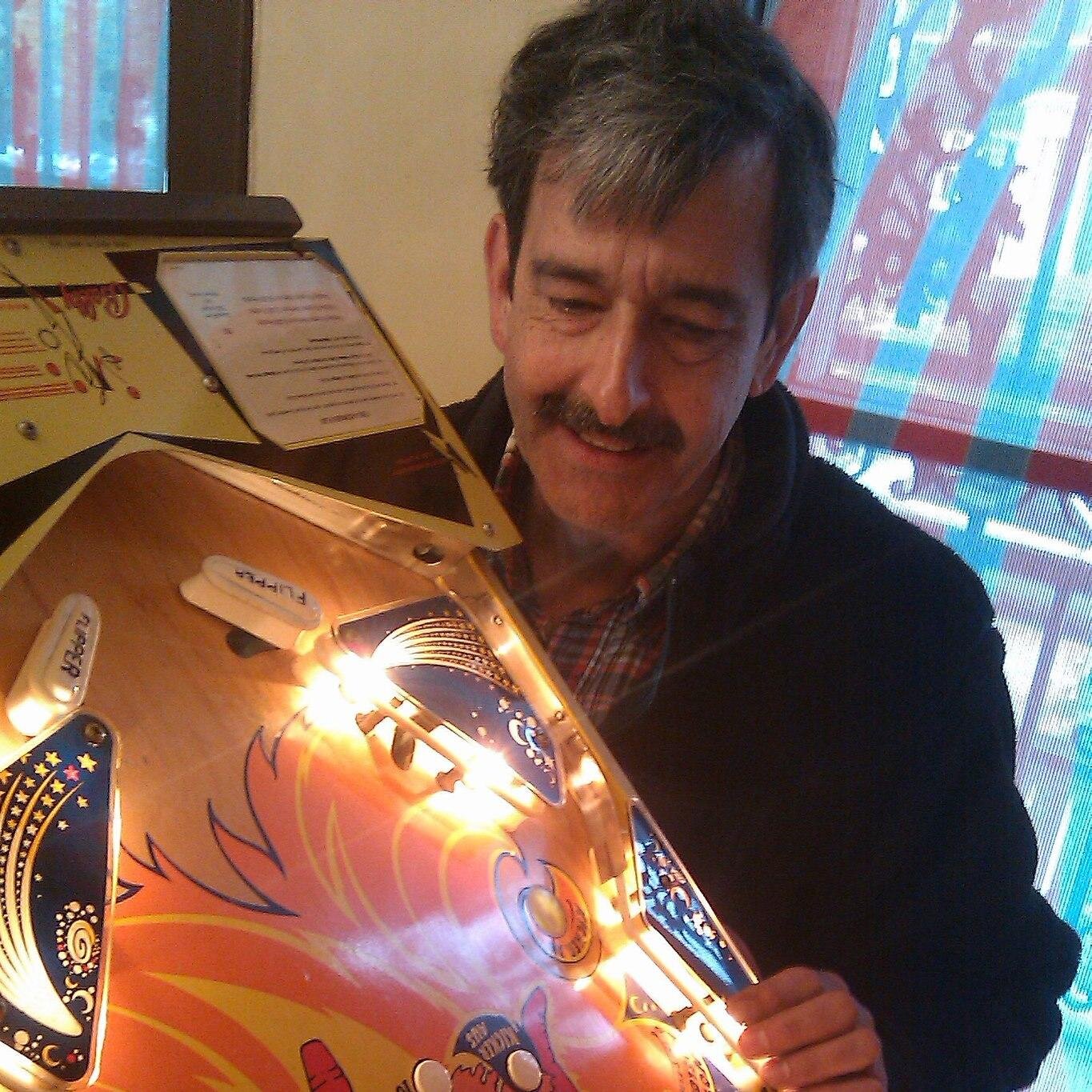 Tom Edwards has been fixing pinballs ,video games, slots and other arcade games since 1975. Call TNT Amusements. 614-577-0111. We keep Games Running!