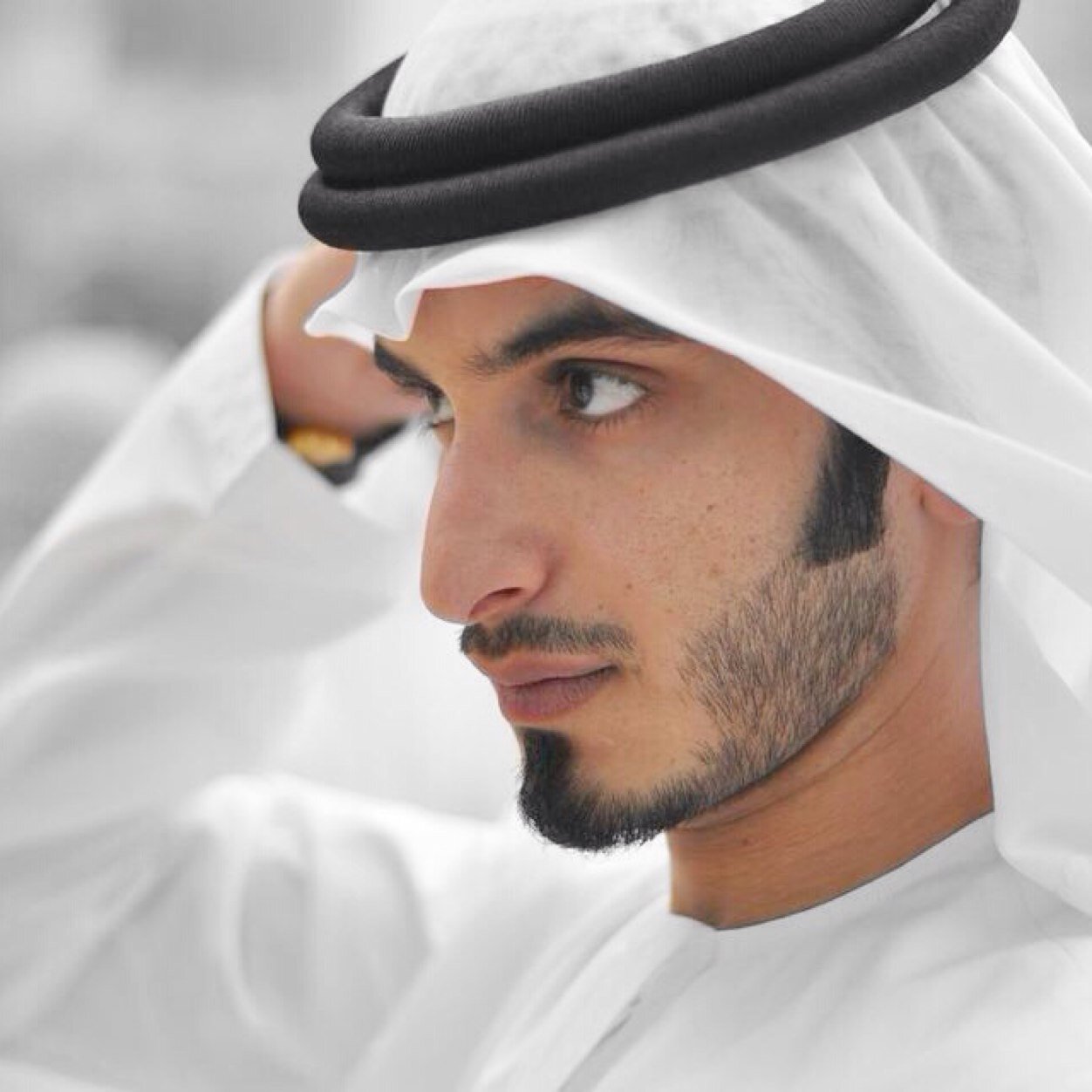 مهندس ميكانيكي  متخرج من جامعة خليفة .. طموحاتي كبيرة ولا شيء مستحيل .. Instagram: Ibrahim__AD