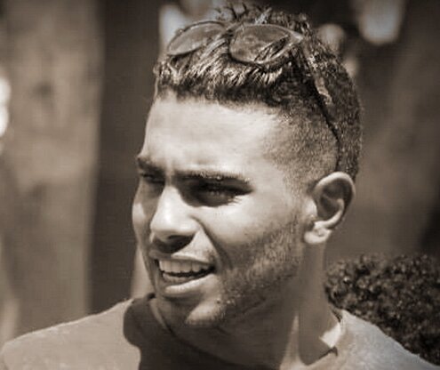 U3_mahmoud's profile picture. it's just me... and some others..#Caffeiner #Music_addiction