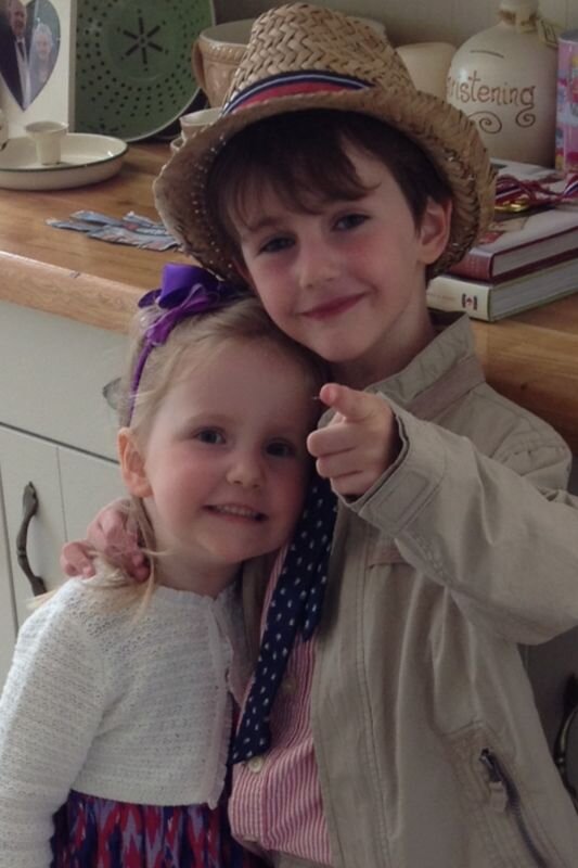 ❤️Family❤️Friends❤️Music❤️All is Love!❤️
Let's seize the day!
All hold hands chase the pricks away!
You can do it!
Saoirse Don Phalaistín...BDS now!