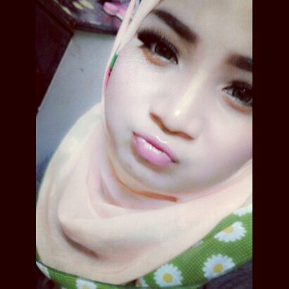 just make me happy with your smile..~demi lovato~