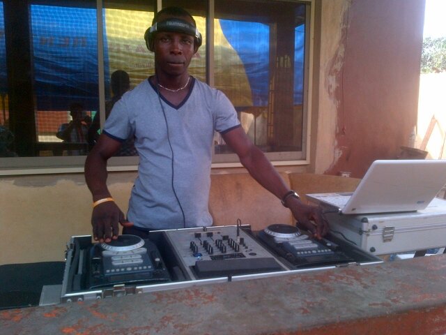 I rule the world through musics playing!