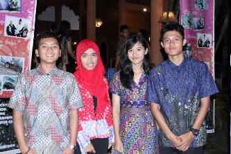 FickaAnanda's profile picture. Selalu ada hal besar di setiap masalah Sabar, ikhlas dan bersyukurlah yg selalu jadi kunci utamanya.