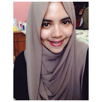 monicaputr's profile picture. 