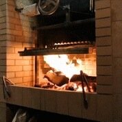 Vinoteca + Asador