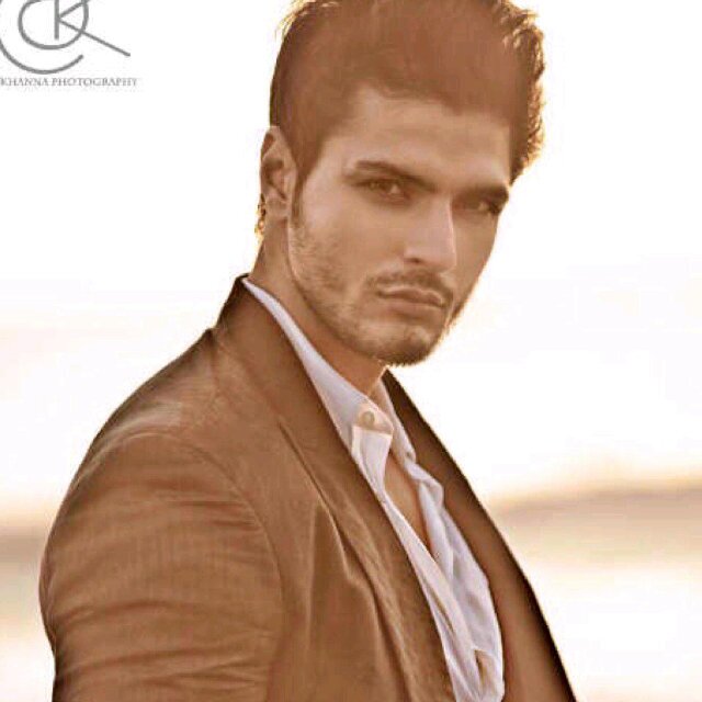 Model/actor-Sometimes i just want to give it all up and become a handsome billionaire. Dreamer,fitness concious,workoholic,big thinker,familylover!#MAHABHARATA